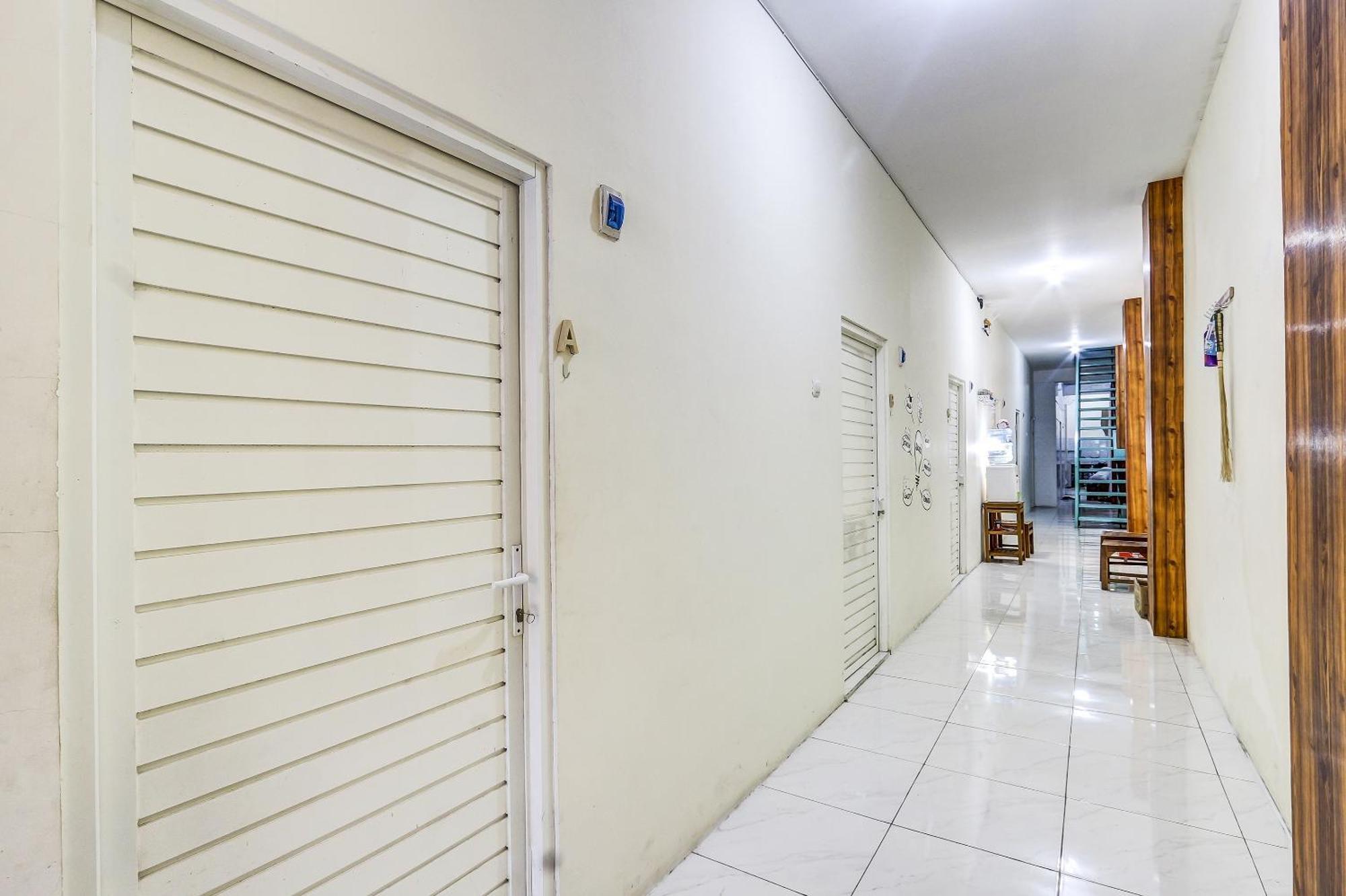 Spot On 90780 Gang Tengah Homestay Syariah Semarang Exterior photo