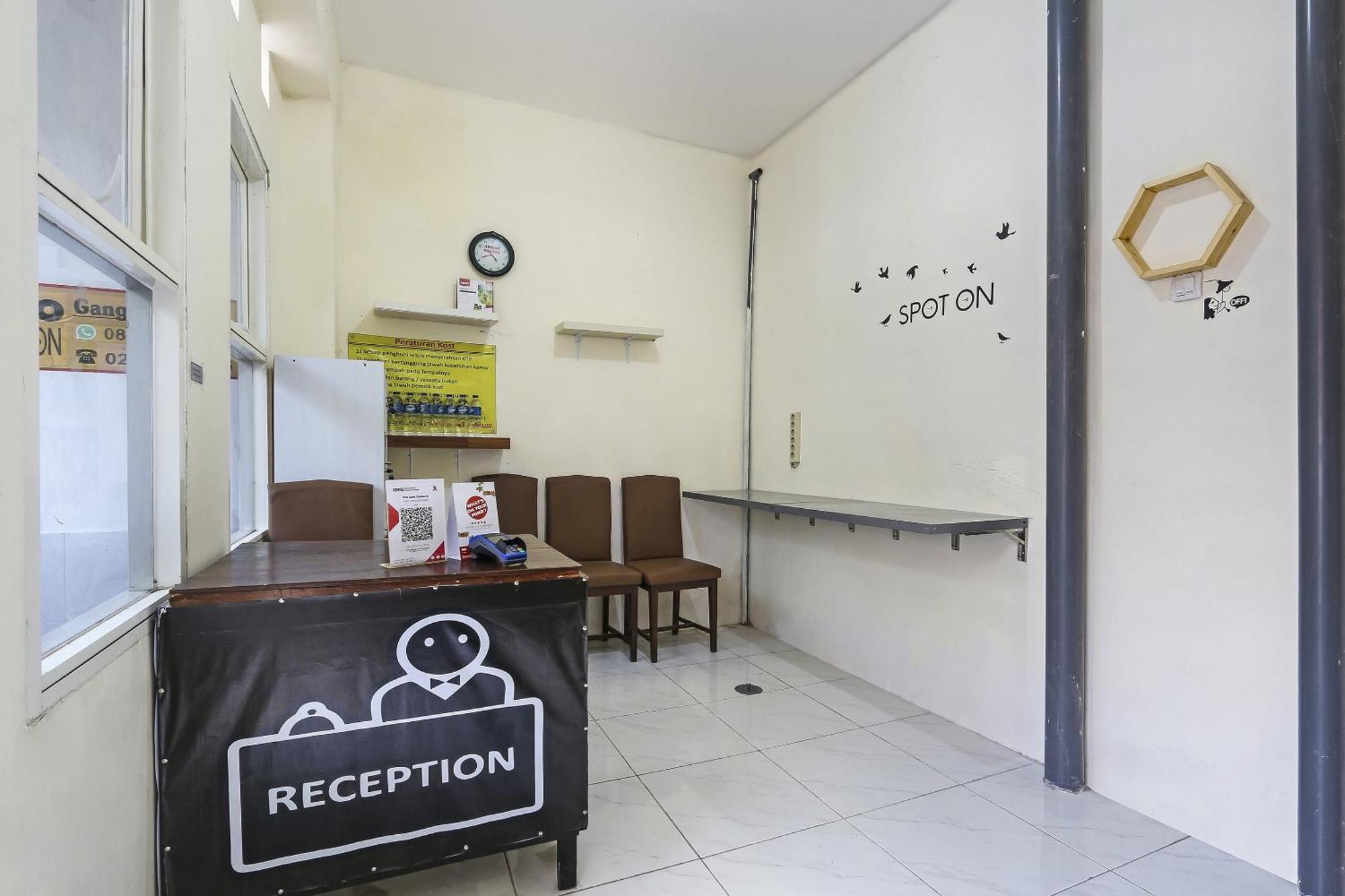 Spot On 90780 Gang Tengah Homestay Syariah Semarang Exterior photo